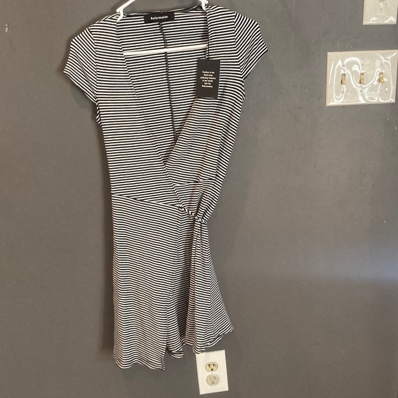 Reformation NWT Tulip dress black and white striped sexy size XS - Picture 3 of 9